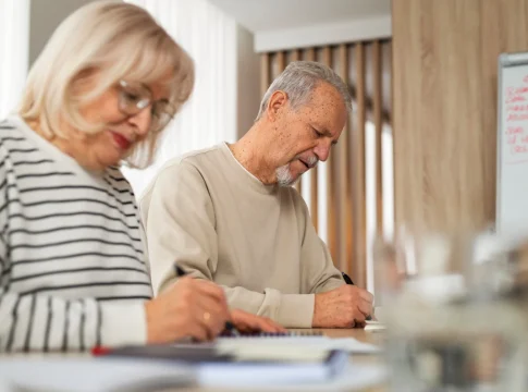 Si eres jubilado y haces estos 5 trámites en el banco, estás tirando el dinero: desde 2022 deben ser gratis Si eres jubilado y haces estos 5 trámites en el banco, estás tirando el dinero: desde 2022 deben ser gratis