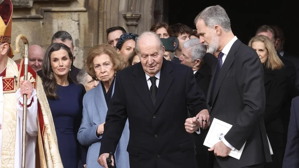 El acto institucional que marca distancias y la incómoda reunión familiar en El Pardo