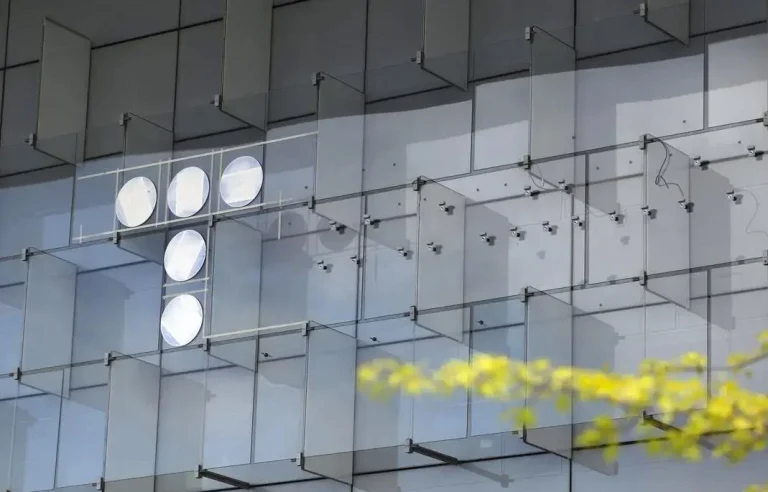 La cúpula directiva de Telefónica invierte más de 1,5 millones en acciones de la compañía tras su nuevo plan estratégico