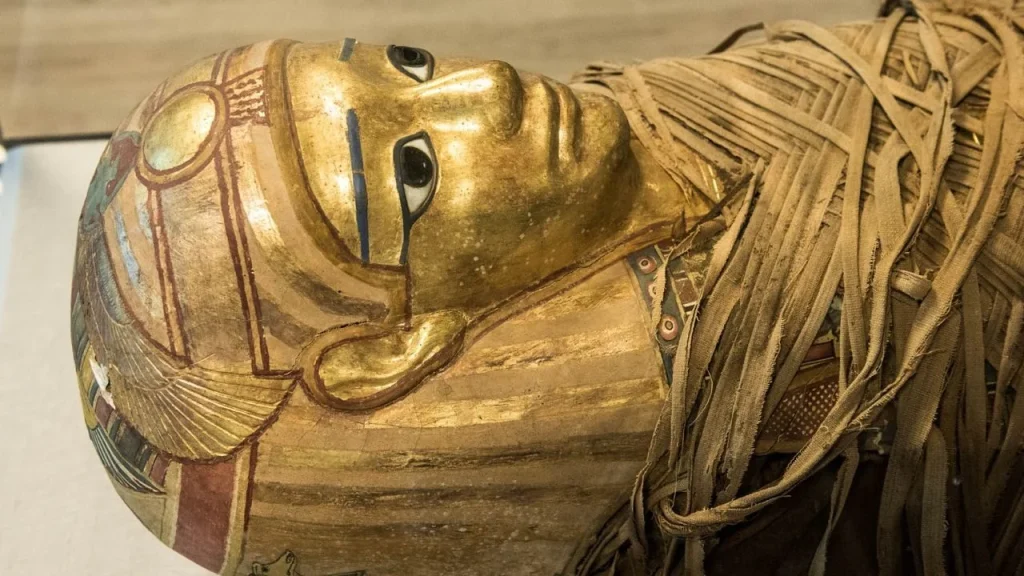 Momias en la historia del cine: del terror de Imhotep a las aventuras de 'La Momia' de Brendan Fraser 2 De los terrores de Universal a la elegancia británica