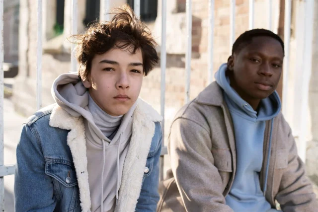 "Viven con miedo e inquietud": 4.000 jóvenes extutelados, el colectivo con mayor riesgo de pobreza y exclusión social en España