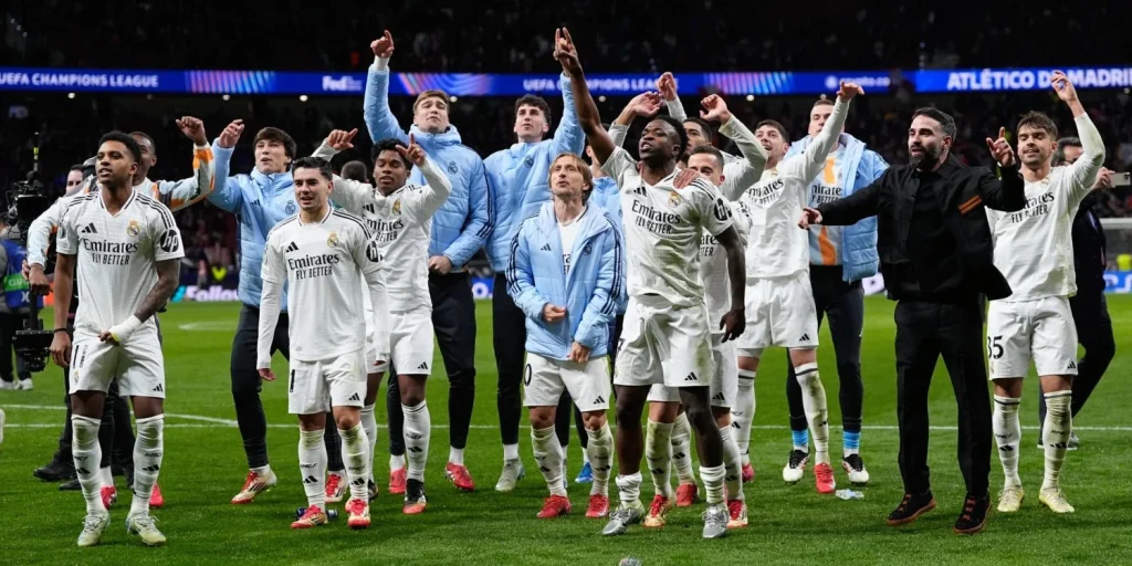 El Real Madrid celebrando en Champions