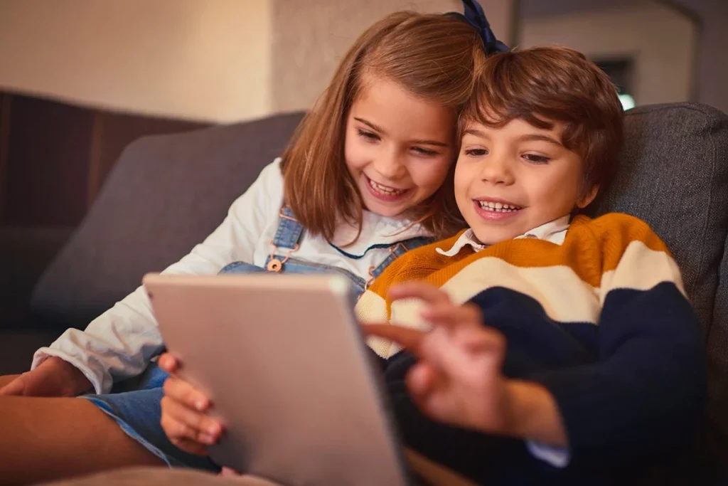 El uso excesivo de pantallas se convierte en una epidemia silenciosa que impacta la salud infantil 2 El impacto de las pantallas digitales sobre la salud infantil preocupa a la comunidad médica actual