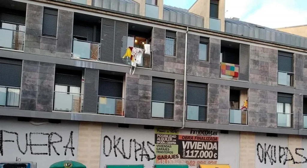 Comprar casas okupadas se convierte en uno de los mercados más rentables y peligrosos de España 3 Entre la oportunidad y el dilema moral