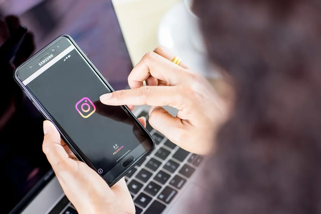 Enlaces trampa en Instagram: cómo reconocer los mensajes fraudulentos antes de caer en el engaño 4 Estrategias para reconocer y bloquear enlaces trampa antes de que comprometan tu cuenta de Instagram