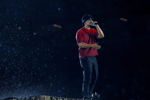 Dellafuente relanza su debut para celebrar 10 años de carrera artistica