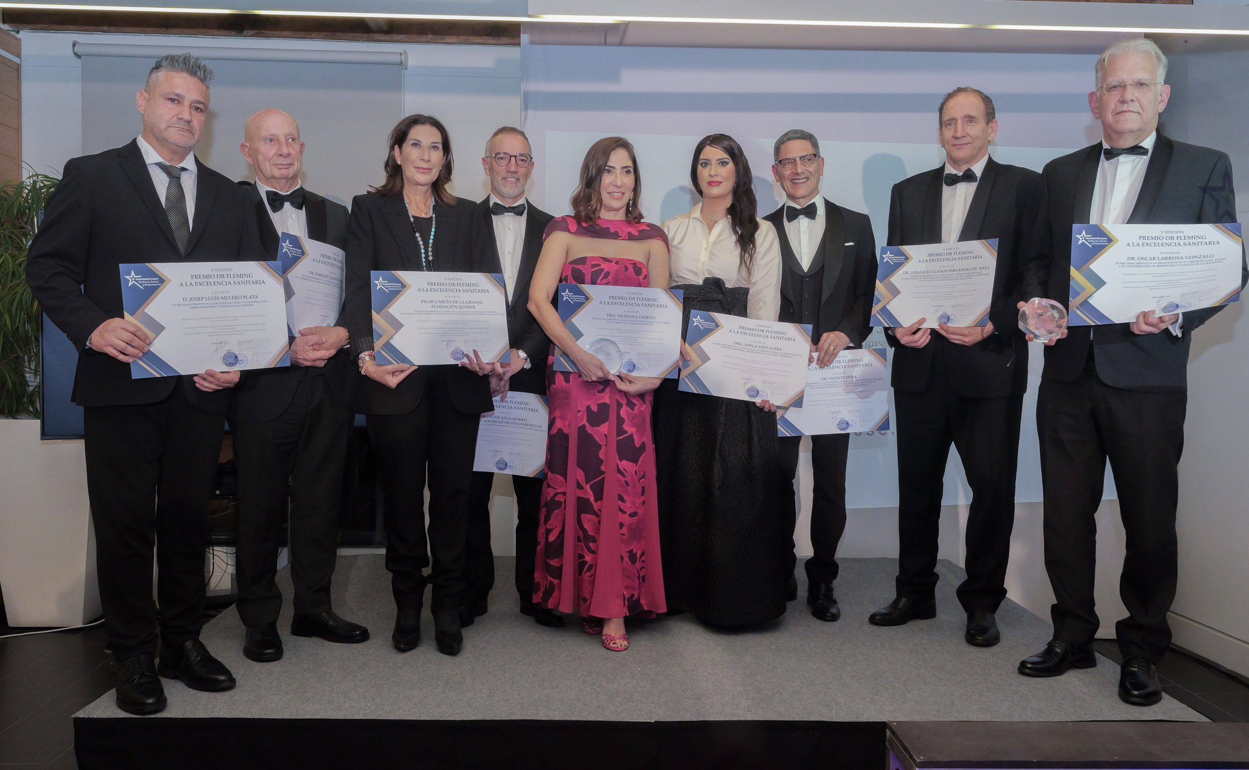 La SECSE celebra la V Edición de los Premios Dr. Fleming a la Excelencia Sanitaria en Madrid 58 FOTO GRUPAL scaled