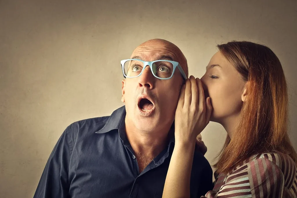 Hallazgos científicos indican que el cerebro regula los secretos como si gestionara una comunidad social