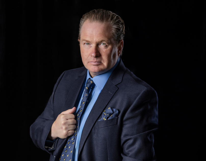 Ignacio Purcell Mena consolida su reputación como referente de la energía responsable y la filantropía 40 Ignacio Purcell refuerza su compromiso 1 1