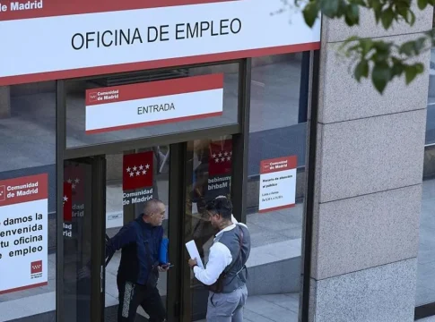 El Ingreso Mínimo Vital deja de ser una ayuda temporal y seis de cada diez beneficiarios la perciben más de tres años Fuente: Europa Press El Ingreso Mínimo Vital deja de ser una ayuda temporal y seis de cada diez beneficiarios la perciben más de tres años Fuente: Europa Press