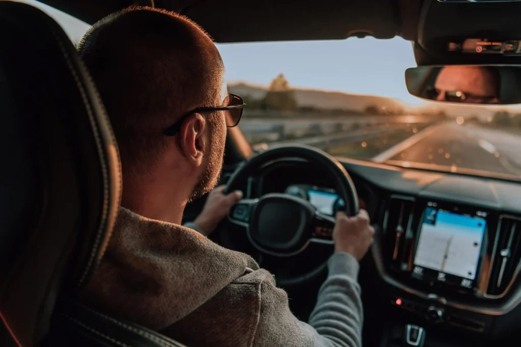 La DGT presenta un copiloto inteligente equipado con IA para mejorar la seguridad y eficiencia en tus viajes