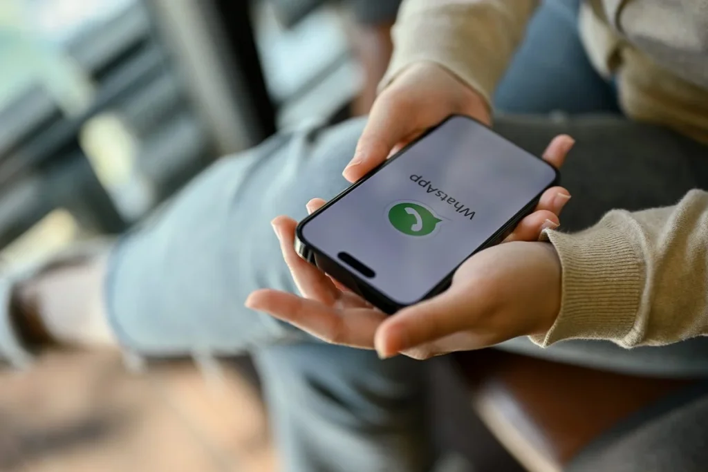 La esperada función de papelera en WhatsApp optimiza el almacenamiento del móvil al instante