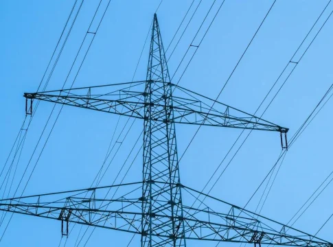 La factura de la luz podría caer hasta un 45 % en invierno por el viento y el gas barato La factura de la luz podría caer hasta un 45 % en invierno por el viento y el gas barato