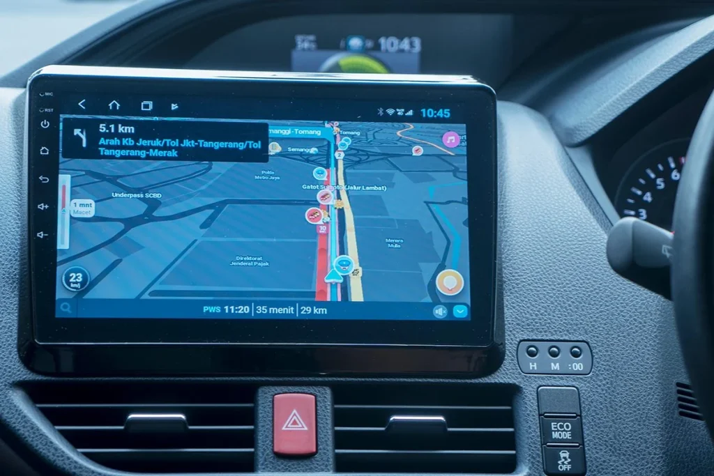 Google Maps estrena Live Lane Guidance, la función que ‘ve’ la carretera y te avisa del carril correcto 2 La función Live Lane Guidance en Google Maps ofrece indicaciones precisas de carril durante la conducción