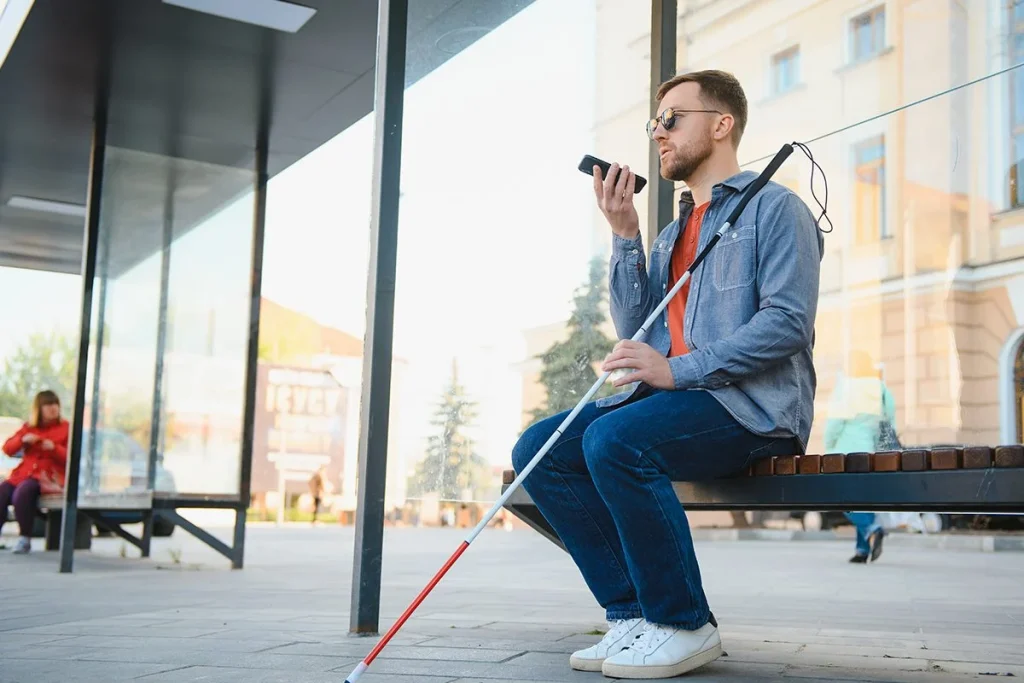 La tecnología médica presenta un implante que mejora la visión en personas con ceguera