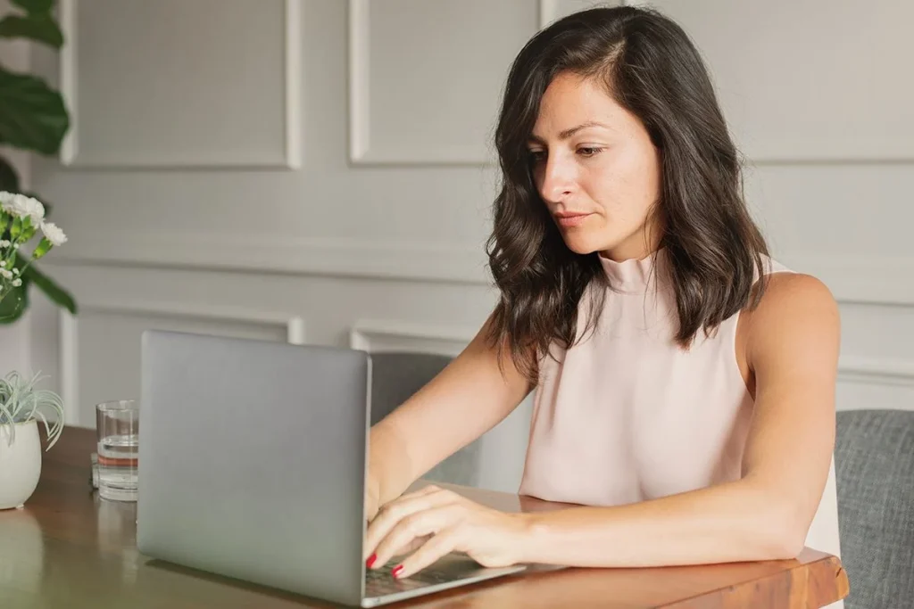 Las mejoras en rendimiento y seguridad hacen atractiva la implementación de IA local frente a ChatGPT