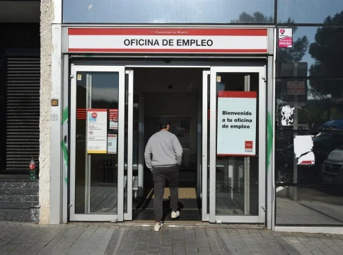 Menos paro, pero más gente dependiendo de subsidios Menos paro, pero más gente dependiendo de subsidios