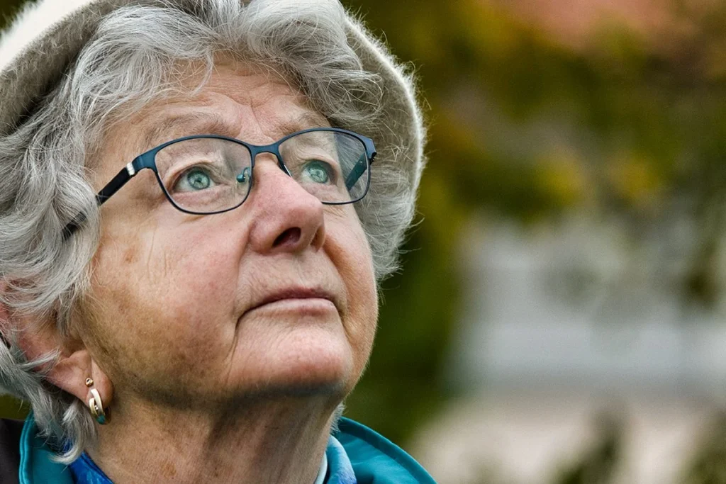 Recuperar la visión en la vejez es posible gracias a avances en tratamientos regenerativos y cirugía ocular