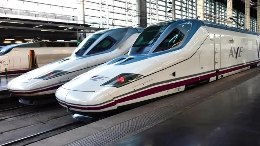 Renfe busca un resquicio legal para no aplicar la última norma impuesta por el Congreso para el AVE Fuente: Europa Press