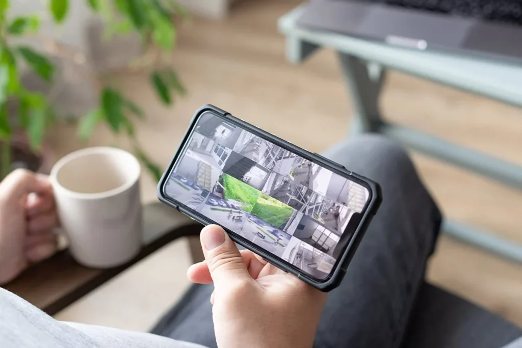 Transformar un teléfono antiguo en un sistema de vigilancia es una alternativa económica y segura