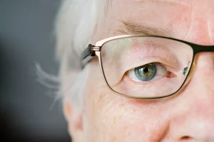 Un avance científico permite recuperar la visión en personas mayores mediante técnicas innovadoras