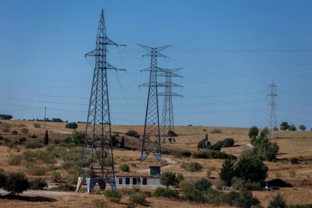 La factura de la luz podría caer hasta un 45 % en invierno por el viento y el gas barato 4 Un invierno que, por fin, se siente un poco más ligero