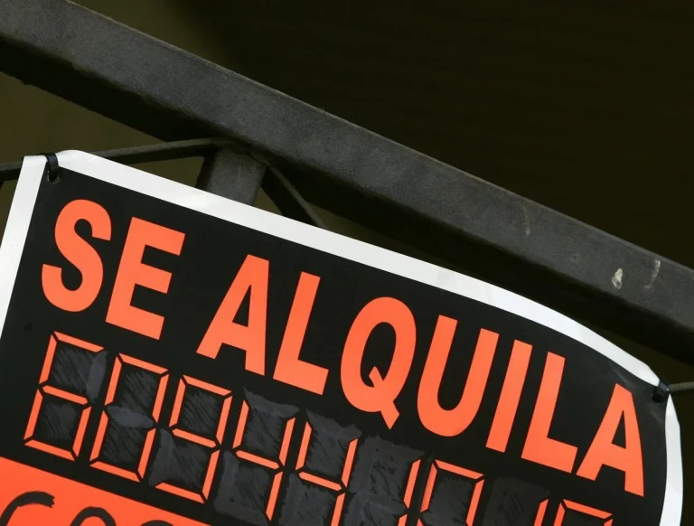 Barcelona lidera el esfuerzo para alquilar: el porcentaje de sueldo que se va en arrendamiento marca récords