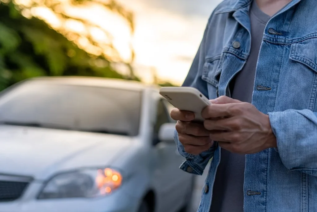 El truco de WhatsApp que todo conductor distraído puede usar para evitar problemas 2 WhatsApp incluye opciones útiles para conductores, enfocándose en prevención y facilidad de uso