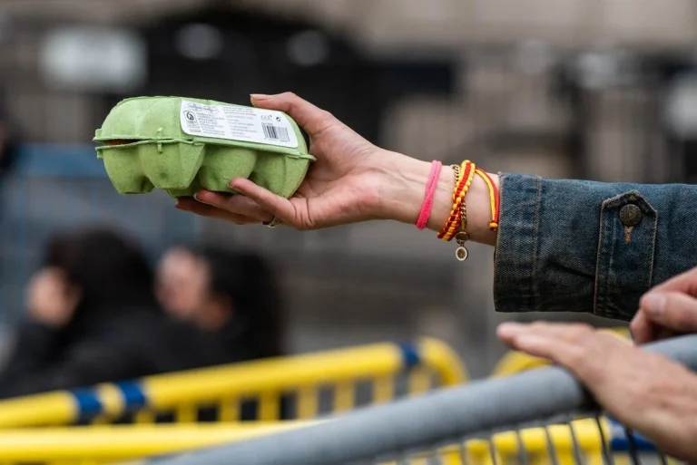 Ya se puede hablar de “crisis de los huevos”: su precio sube un 50 % en seis meses y arrastra la cesta de la compra