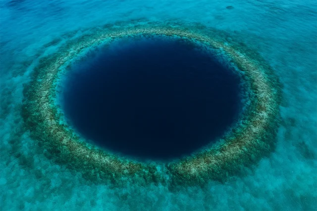 El enigma del “agujero negro” marino visible en Google Maps ha sido resuelto y esta es su explicación