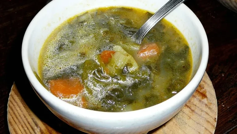 La técnica que sorprende a todos: cómo lograr un caldo gallego con sabor profundo