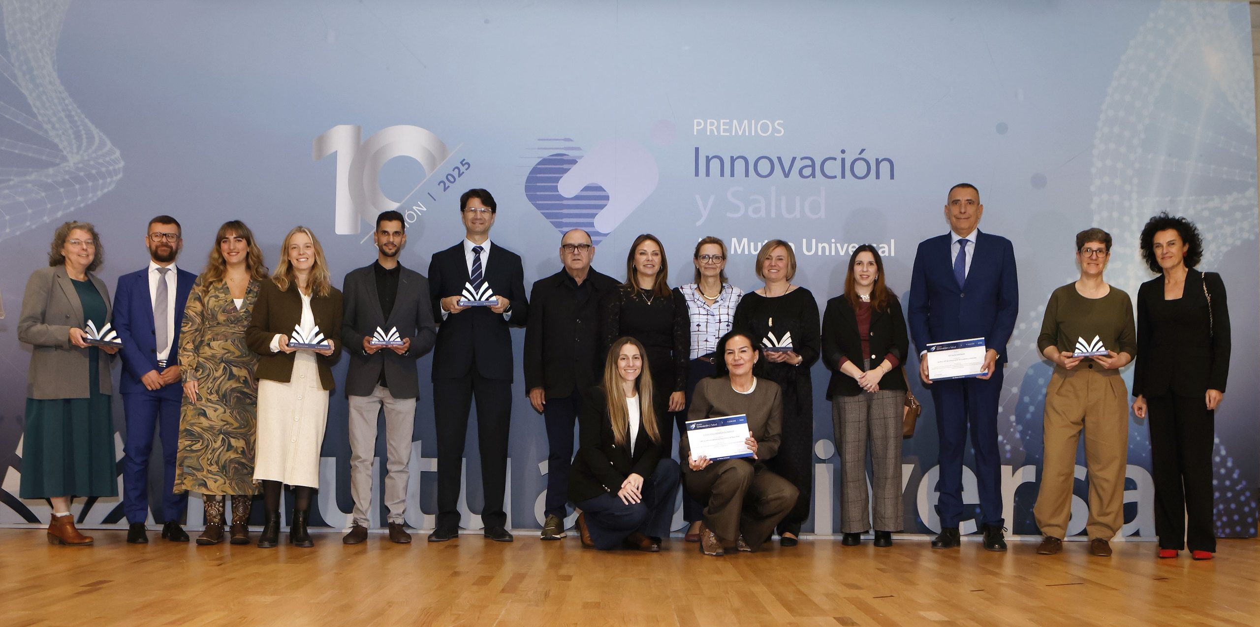 Los X Premios Mutua Universal reconocen las prácticas más innovadoras aplicadas a la salud laboral 52 foto premiados scaled