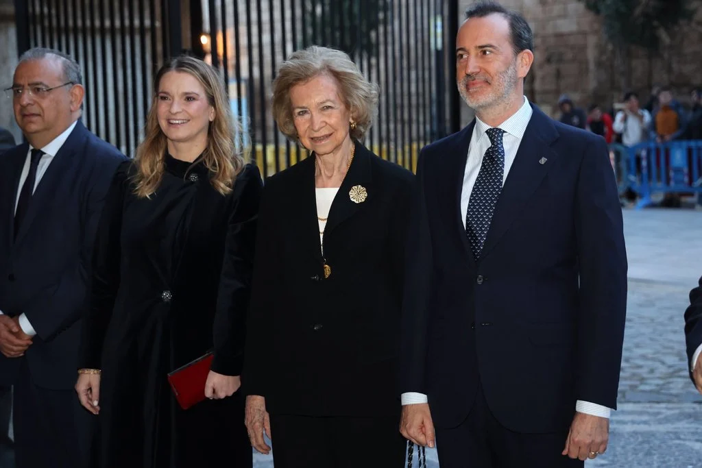 "Un emocionado tributo de gratitud que hoy —como hijo y como rey— quiero dedicarle": Felipe VI entrega la máxima distinción de la Corona a la reina Sofía por su cumpleaños 87 2 El Toisón de Oro: la máxima distinción para la reina Sofía en su cumpleaños
