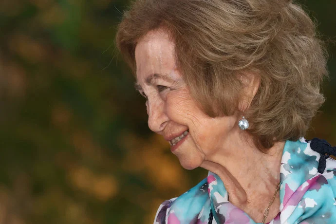 "Un emocionado tributo de gratitud que hoy —como hijo y como rey— quiero dedicarle": Felipe VI entrega la máxima distinción de la Corona a la reina Sofía por su cumpleaños 87 3 El emotivo tributo de un hijo a su madre