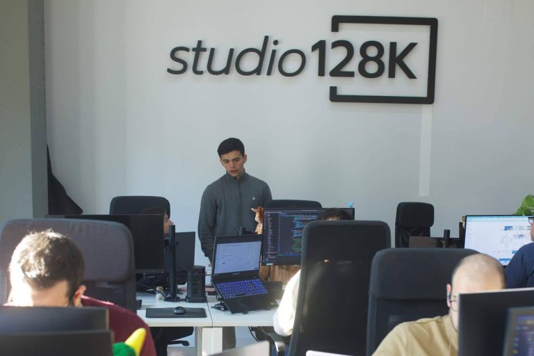 Studio128K ofrece desarrollo de aplicaciones multiplataforma adaptadas a cada necesidad empresarial