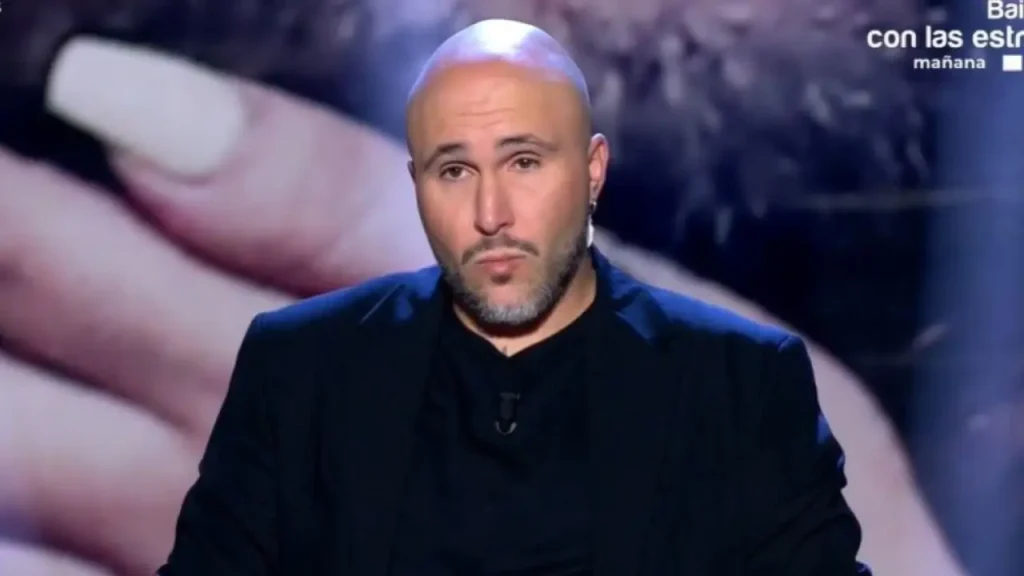 “Necesita ayuda psicológica urgente”: Kiko Rivera explota contra Antonio Rossi y lanza un dardo a Isabel Pantoja en 'De Viernes' 3 El estado emocional de Kiko Rivera y el mensaje para su familia