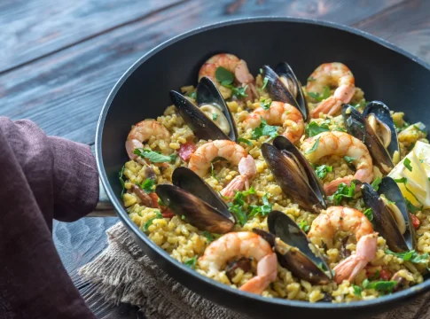 paella con gambas freepik 1