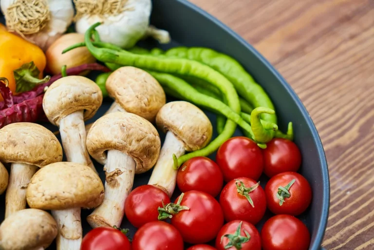 Tres errores al cocinar setas que te las dejan aguadas y sosas (y los trucos para que queden doradas)
