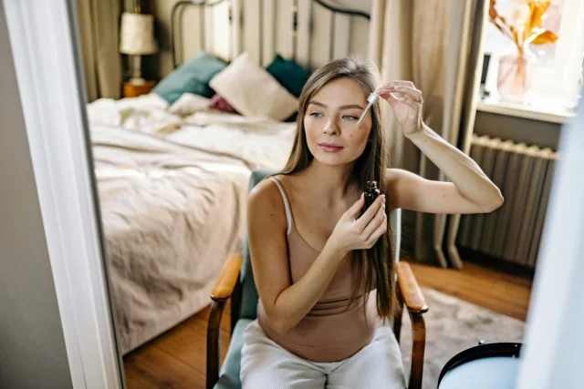 Borrar las manchas ya no es un problema: ¿Qué hay detrás de los sérum que "resetean" tu piel y aclaran las marcas más difíciles?