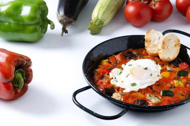 El truco para cocinar el Pisto Manchego en tu freidora Cecotec que te ahorra un 60% de luz frente a la vitrocerámica
