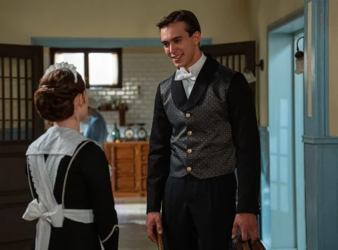 'La Promesa': Un personaje se une para ayudar a Ángela, un misterioso lacayo llega al palacio y Curro confiesa todo | Fuente: La Promesa en X 'La Promesa': Un personaje se une para ayudar a Ángela, un misterioso lacayo llega al palacio y Curro confiesa todo