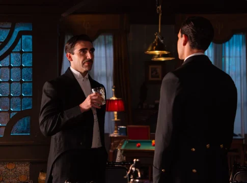 Curro, Manuel y Alonso se unen para detener a Lorenzo mientras nuevas confrontaciones se hacen presentes en ‘La Promesa’ Curro, Manuel y Alonso se unen para detener a Lorenzo mientras nuevas confrontaciones se hacen presentes en ‘La Promesa’