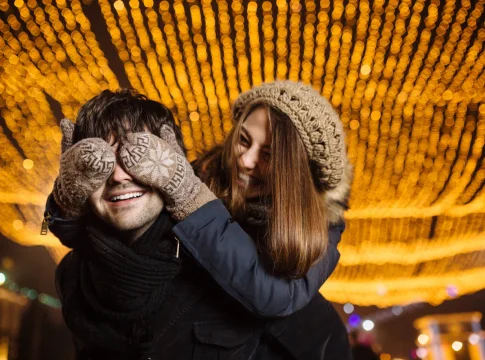 Este pueblo a una hora de Madrid parece Laponia pero es mejor: mercadillo de Navidad, nieve y conciertos sin salir de España Este pueblo a una hora de Madrid parece Laponia pero es mejor: mercadillo de Navidad, nieve y conciertos sin salir de España