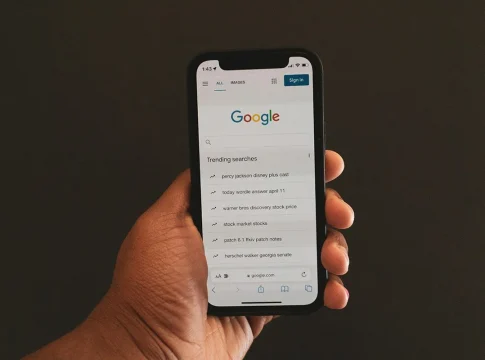 Adiós a las barreras lingüísticas_ Google lanza la solución definitiva de traducción simultánea Adiós a las barreras lingüísticas_ Google lanza la solución definitiva de traducción simultánea