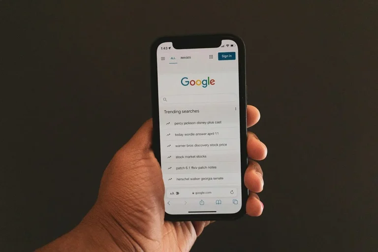 La UE hace firme la multa a Google: la mayor sanción antimonopolio