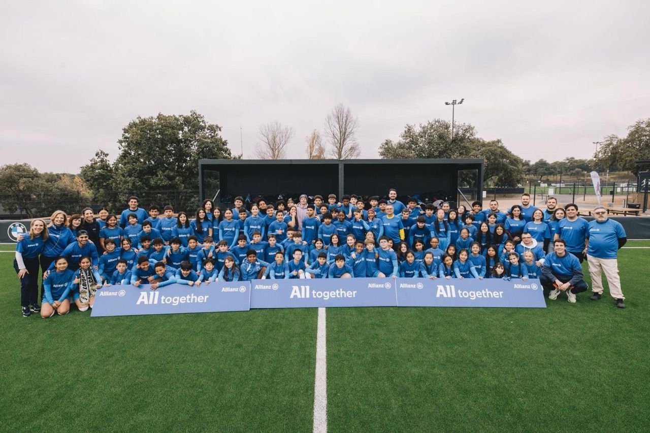 Allianz invita a más de 100 jóvenes a Toni Kroos Academy en el marco del movimiento All together 32 AllTogether AZ Spain 2025 1