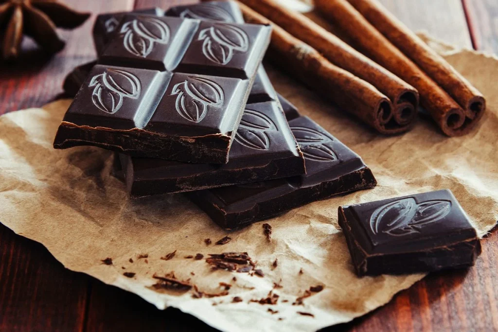 Beneficios antienvejecimiento del chocolate negro gracias a un potente compuesto químico natural