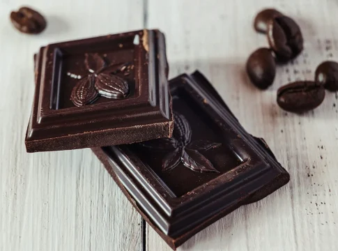 Científicos identifican en el chocolate negro propiedades revolucionarias contra el paso del tiempo Científicos identifican en el chocolate negro propiedades revolucionarias contra el paso del tiempo