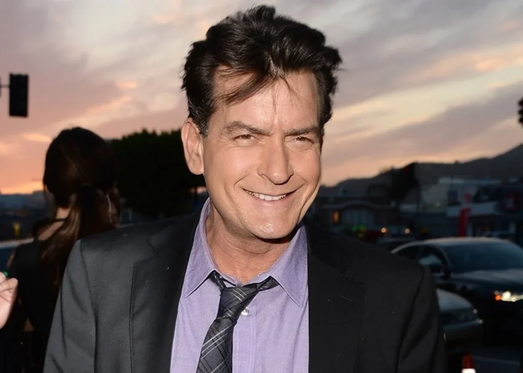 De Charlie Sheen a Eduardo Casanova: hablar para dejar de esconderse