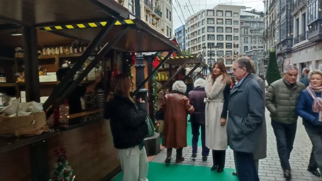 De la artesanía al food truck: los mercadillos navideños pierden su identidad en las plazas españolas